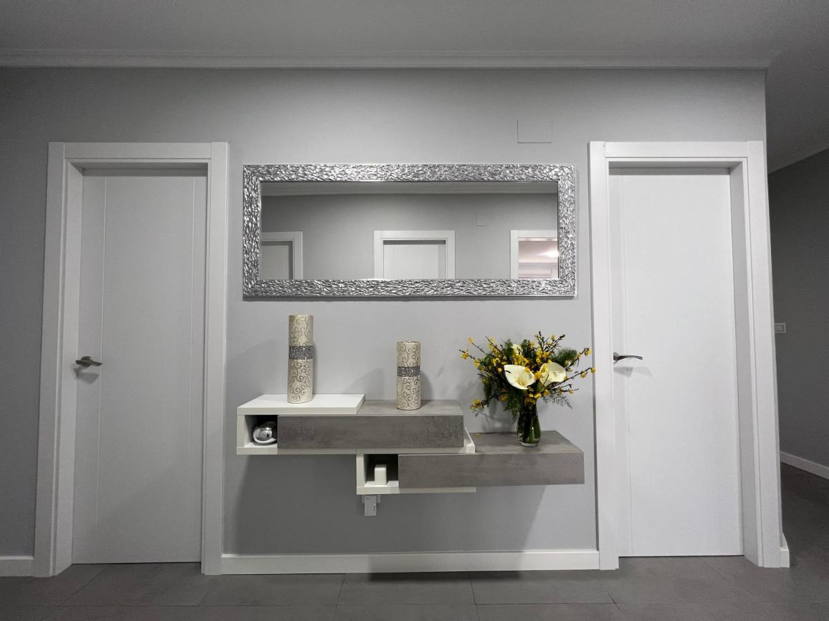 Apartamentos Maria De Lucia-Piso 2º Arou المظهر الخارجي الصورة