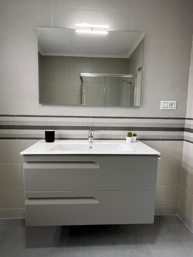 Apartamentos Maria De Lucia-Piso 2º Arou المظهر الخارجي الصورة